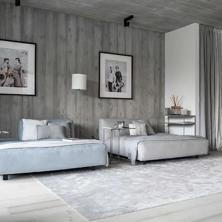 Mit Pool Apartment *