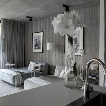 Mit Pool Apartment *