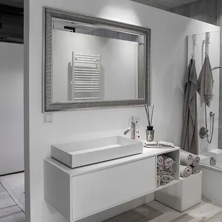 Mit Pool Apartment *