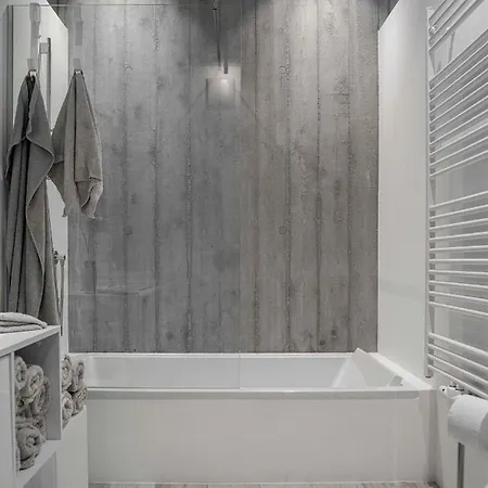 Mit Pool Apartment