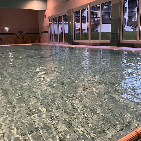 Mit Pool *
